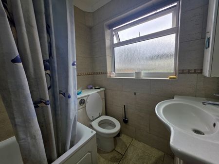 2 Bed Flat, Kenton Lane, HA3 - Photo 5