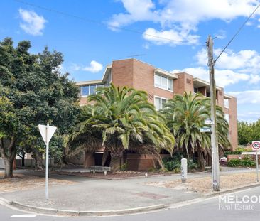 BAYSIDE LIFESTYLE MOMENTS FROM THE BEACH - UNFURNISHED - Photo 1