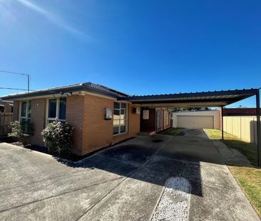 LOVELY THREE BEDROOM HOME - Photo 5