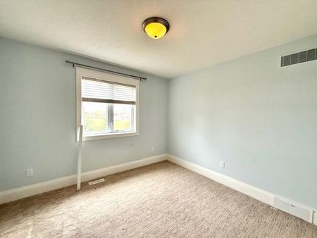 For Lease - 1165 Eagletrace Drive, London North, Ontario - Photo 2