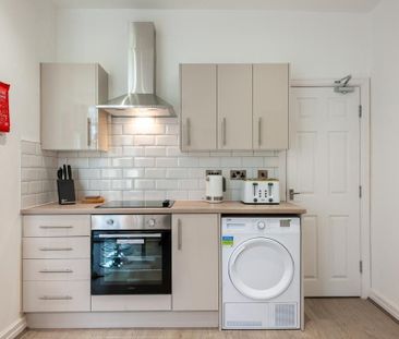 Room 4, Grosvenor Avenue, Stoke, ST4 - Photo 4