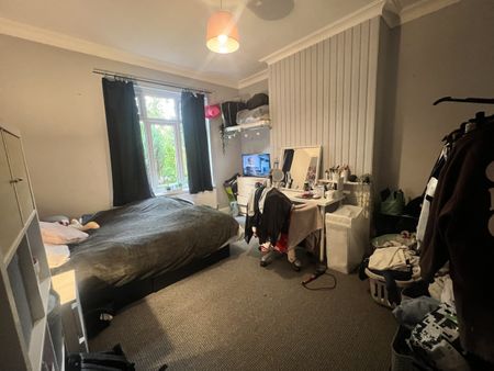 Becketts Park Crescent - Photo 3