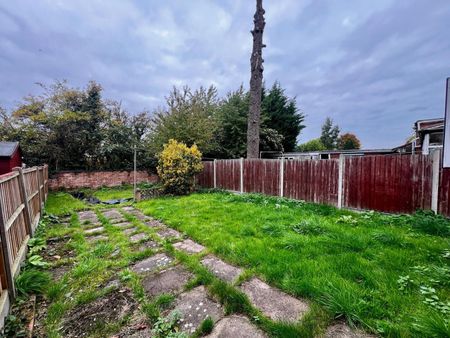 3 Bed Detached House, Melton Road, LE4 - Photo 2