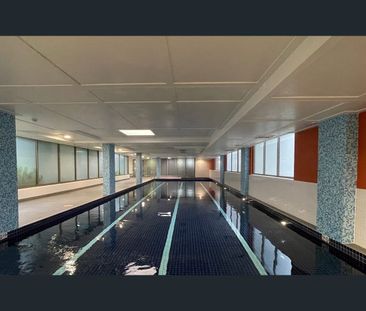 Spacious and Homey One Bedroom with Courtyard - Photo 3