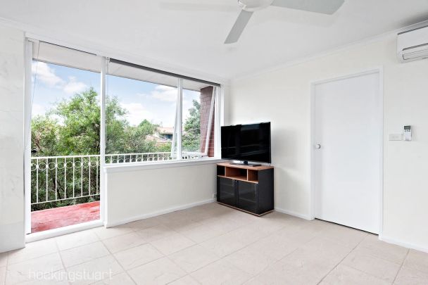 2 Bedroom Apartment - Photo 1