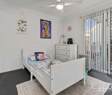 Private, Low-Maintenance Living Just Steps from Bumblebee Park - Photo 5