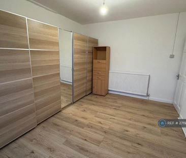 4 bedroom terraced house to rent - Photo 4