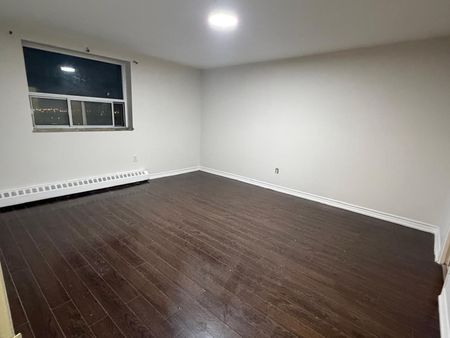 For Lease - 3533 Derry Road Unit# 905, Mississauga, Ontario - Photo 2