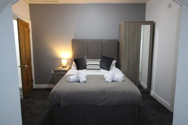 1 bedroom in a house share to rent - Photo 1