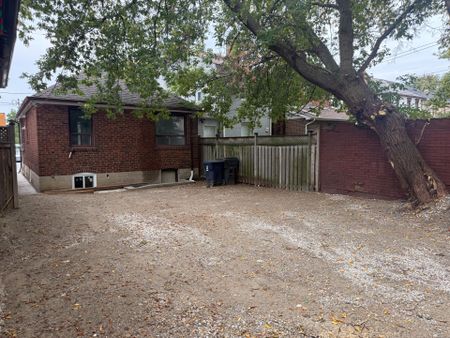 For Lease - 598 Oakwood Avenue, Toronto, Ontario - Photo 5