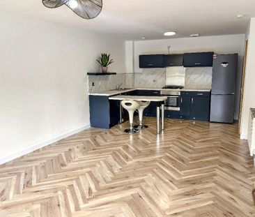 2 Bed, Flat - Photo 4