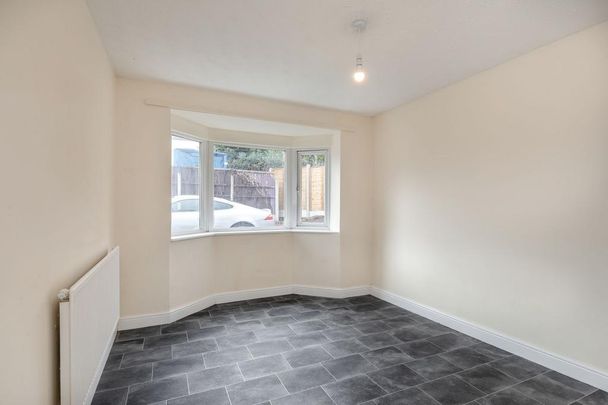 3 bedroom end of terrace house to rent - Photo 1