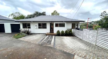 New year = New house - Photo 2