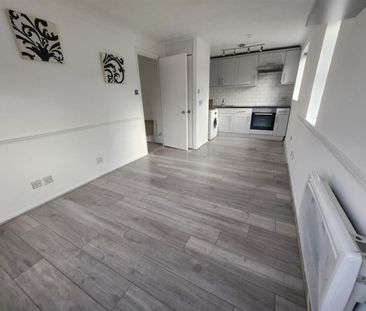 1 Bedroom Flat To Let - Photo 3