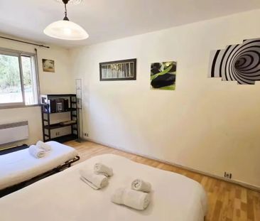 Location Appartement 3 pièces 80m² NICE 06300 - Photo 2