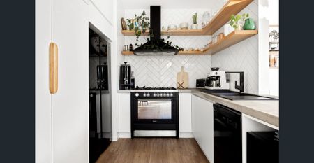 3 Bedroom Home in Sought after Sunshine Cove! - Photo 5