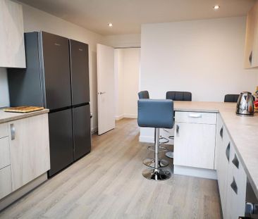 1 bedroom in a house share to rent - Photo 3