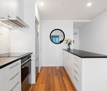 Luxury Brand New 2BR Retreat + Sea view! - Photo 1