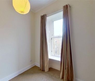 3 bedroom flat to rent - Photo 3