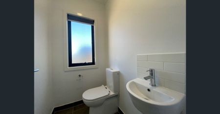 Modern Townhouse - Photo 4