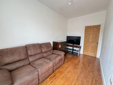 3 bedroom flat to rent - Photo 5