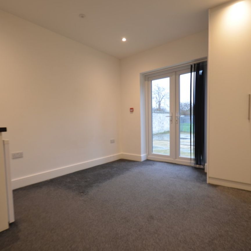 1 bedroom Property to rent - Photo 1