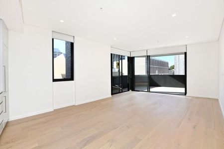 Near New One-Bed in Heart of Maroubra - Photo 2