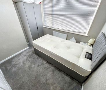 Romsey Road, Roseworth, Stockton-on-Tees, Durham, TS19 9DH - Photo 3