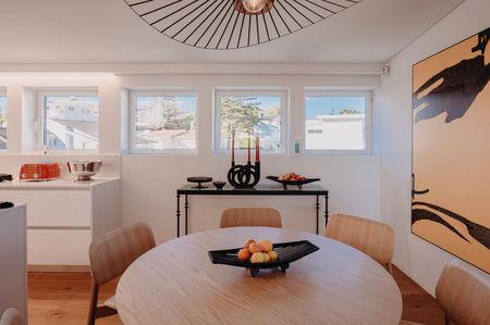 Elegante apartamento triplex totalmente mobilado com 3 quartos localizado no coração de Cascais - Foto 5