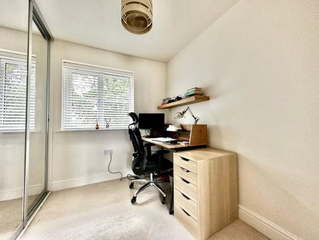 4 bedroom detached house to rent - Photo 5