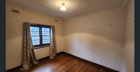 Perfectly positioned 3 bedroom family home - Photo 4