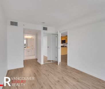 Condo in North Vancouver, BC - Photo 5