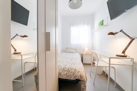 Avinguda del Cid, Valencia, Valencian Community 46014 - Photo 4