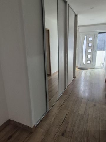 Location Appartement 4 pièces 98m² MAUBEUGE 59600 - Photo 4