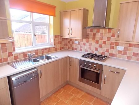 3 bedroom terraced house to rent - Photo 2