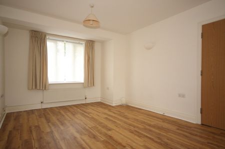 Henderson Avenue, Guildford - Photo 4