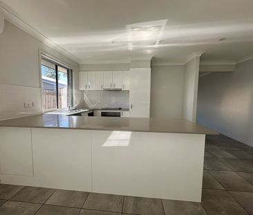 Large Family Home in Great Pimpama Location! - Photo 5