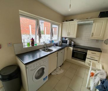 49 Elaine Street, Belfast BT9 5AR - Photo 6