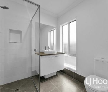 Two Living Zones - Walking Distance to Parks - Ducted AC - Photo 2