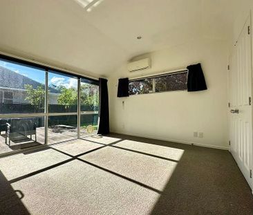 Pet friendly sunny 3 bed 400m to train station - Photo 6