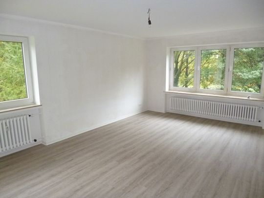Sehr attraktive 3-Zimmer-Wohnung mit Balkon * komplett modernisiert * - Photo 1