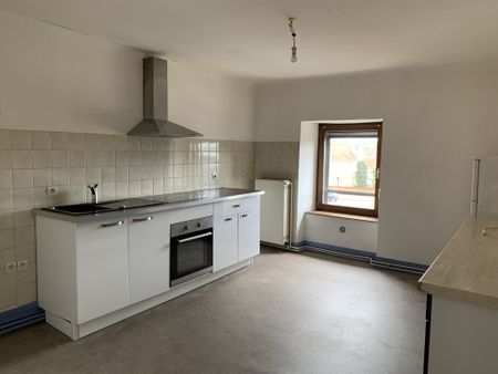 Location Appartement 3 pièces 70m² SARREGUEMINES 57200 - Photo 2