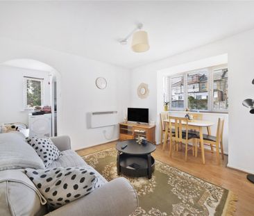 Isabella Close, N14, London - Photo 1
