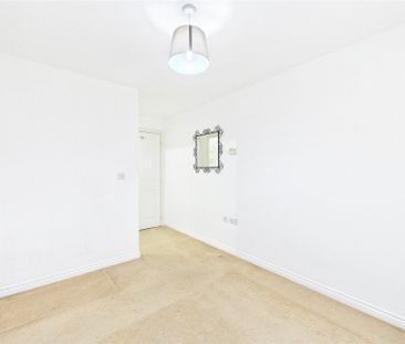 2 bedroom Flat in Squirrel Court, Aldershot - Photo 6