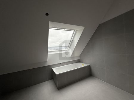 EXCLUSIVE WITH LARGE ROOF TERRACE - Photo 2