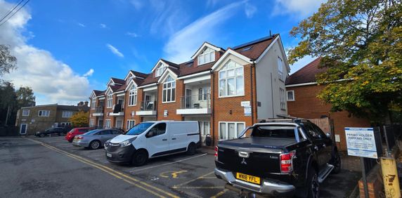 Bennetts Yard, Uxbridge UB8, London - Photo 2