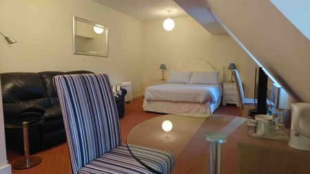 1 bedroom in a house share to rent - Photo 5