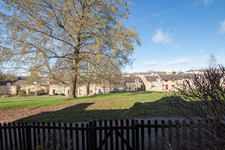 Linton Place, Haverhill - Photo 3