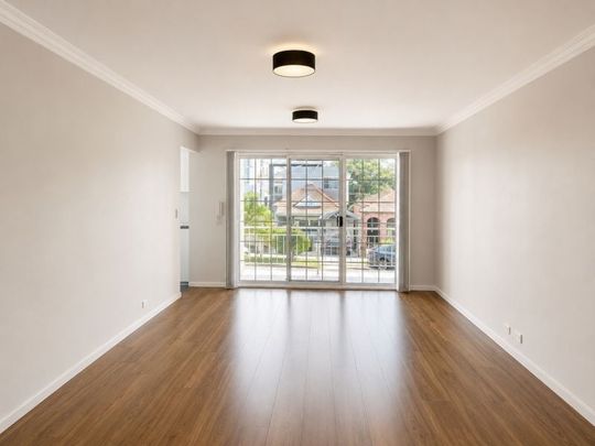 MODERN THREE-BEDROOM APARTMENT + 2 BATHROOMS - Photo 1