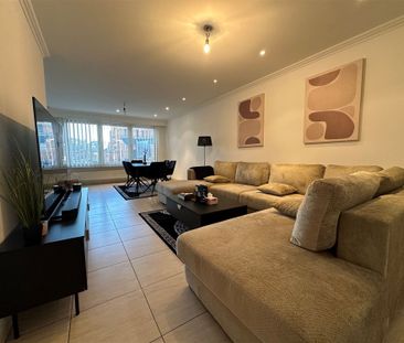 Ruim appartement met twee slaapkamers en groot terras te huur. - Foto 1